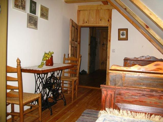 Multidezo Porta - Nepi Muemlek Hazak Az Orsegben Apartment