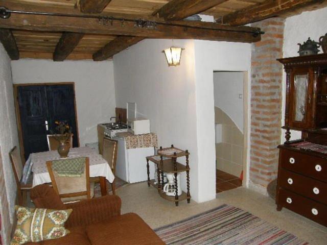 Multidezo Porta - Nepi Muemlek Hazak Az Orsegben Apartment Szalafo