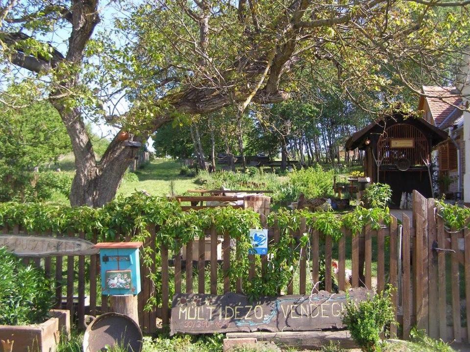 Multidezo Porta - Nepi Muemlek Hazak Az Orsegben Szalafo